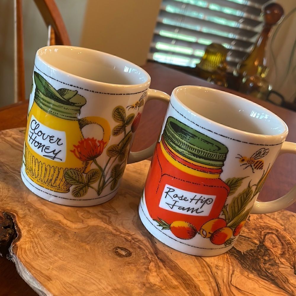 Set of 2 Japan Rose Hip Jam & Clover Honey Mugs
